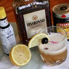 amaretto disaronno sour tail drink