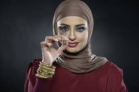sondos alqattan makeup artist