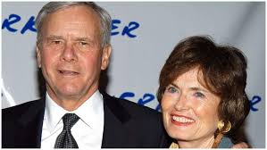 Thomas john tom brokaw (born february 6, 1940) is an american television journalist and author best known as the anchor and managing editor of nbc nightly news from 1982 to 2004. Meredith Auld Tom Brokaw S Wife 5 Fast Facts You Need To Know Heavy Com