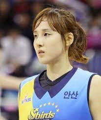 她叫金丹菲，她是韓國美女球星- 每日頭條