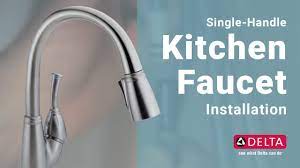 kitchen faucet delta faucet