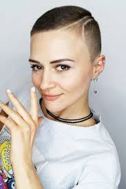 They wanted to look out of the world and a little bit rebellious in nature. 30 Cute Rebellious Half Shaved Head Hairstyles For Modern Girls