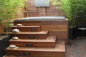 Discounting the bench, there are two kinds of wood parts, the vertical planks and the two halves of the circular disk forming the floor. How To Build Hot Tub Steps
