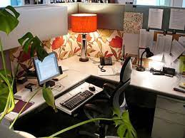 minimalist cubicle decor ideas to add