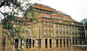 Schauspielhaus Dresden â•ﬁ Revitalisierung und Ausbau der  Tragkonstruktionen des BÃ¼hnendaches