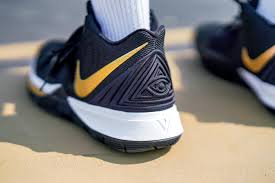 But now, three shoes in, with a championship ring just added to his resume, irving's line has to live up to the great things we think it should have. Just In Time For The Nba Finals Nike Kyrie 5 Black Gold The Fresh Press By Finish Line