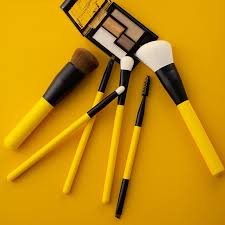 yellow powder brush cosmetic brush set