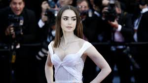 She portrayed clary fray on the mortal instruments: Lily Collins Die Tochter Von Phil Collins Hat Sich Verlobt Stern De