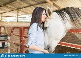 Femme baisee par cheval