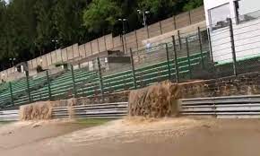 Il più vicino aereoporto internazionale è il bruxelles zavantem, a 110 km. Exclusive Videos Spa Francorchamps Turned Into A Flooded Circuit