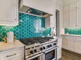Kitchen splashbacks are a perfect place to combine style and functionality in your home. Pin On In The Kitchen