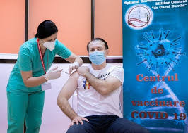 Premierul României se vaccinează public împotriva COVID