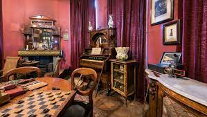 Lark Hill Place - Salford Museum & Art Gallery