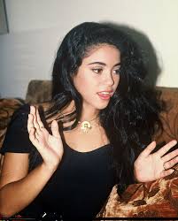 But the at the beginning of her career, shak donned her natural jet black hair that curled in the heat of her native a little over a year later, shakira dyed her hair blonde and released her crossover album. Shakira 1992 Oldschoolcool