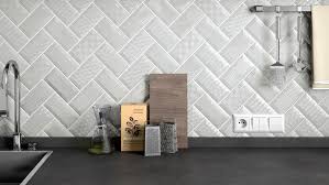 how to choose the best wall tiles