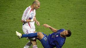 Fifa world cup final 2006 zidane materazzi. Kein Happy End Als Zinedine Zidanes Zauber Mit Einem Kopfstoss Verflog Kicker