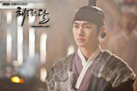 Various formats from 240p to 720p hd (or even 1080p). The Moon Embracing The Sun Asianwiki
