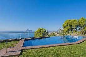 villa avec piscine privée en espagne