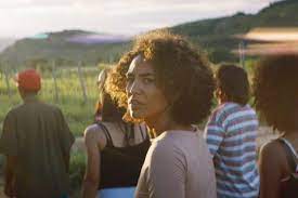 Bacurau, a small town in the brazilian sertão, mourns the loss of its matriarch, carmelita, who lived to be 94. Bacurau Cannes Review Reviews Screen