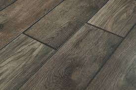 It's beautiful—and it can mimic the look. 5 Benefits Of Vinyl Plank Flooring