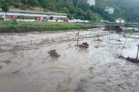 Kastamonu'da sel felaketi! Kaymakam vatandaşları uyardı! "Panik yapmadan  tedbirlerimizi alalım"