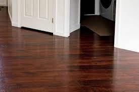 how does laminate flooring really hold