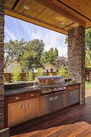 Outdoor kitchen countertops can be the showpiece of your outdoor kitchen, but when not done properly, they can turn your your outdoor kitchen countertop is an important detail of your overall outdoor kitchen space. Best Outdoor Kitchen Ideas For Your Backyard In 2020 Crazy Laura