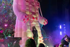 the flaming lips infuse concert with