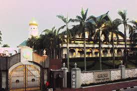 The palace is located in the south of the royal town of klang. Istana Alam Shah Dari Kejauhan Sudah Mempesona Halaman All Kompasiana Com