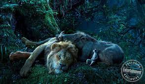 Новый кадр из «Короля Льва»: Тимон и Пумба отдыхают вместе со своим другом