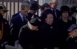 why-did-the-queen-bowed-to-diana