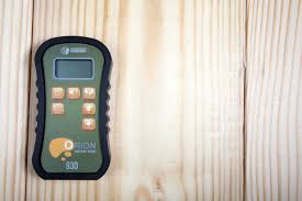 What Are The Differences Between Pinless Pin Moisture Meters
