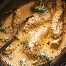 We love these recipes and i know you will too! Slow Cooker Garlic Chicken Alfredo With Broccoli Slow Cooker Chicken Recipe Eatwell101