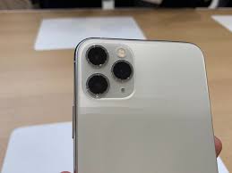 We consider a smaller width better because it assures easy maneuverability. Apple Iphone 11 Pro Max And Iphone Xs Max Compared Which One To Buy