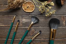 10 makeup brushes sets for every step