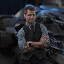 Lots of small details and easter eggs in these pages as well as stunning photography. Zack Snyder Batman Wiki Fandom