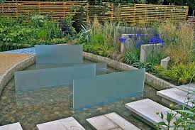 How To Use Glass In The Garden As