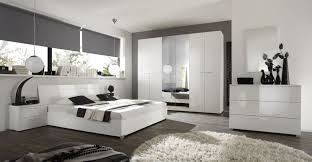 Alcuni complementi per arredare la camera da letto in stile moderno: Camere Da Letto Moderne Prezzi Camere Matrimoniali