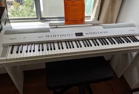 Hi my roland cube 80xl makes a load noise when switched on without guitar plugged in. Roland Fp 80 Digital Piano White With Matching Roland Stand Ipad Mini Wi Fi Adapter On Stage Kt7800 Bench Dust Cover Original Boxes Very Good Condition Hobbies Toys Music Media Musical Instruments
