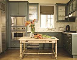 If you can't afford a complete kitchen remodel some little changes or upgrades can make an old item look new or different. 19 Staggering Small Kitchen Remodel Bungalow Ideas Decoracion De Cocina Cocinas Casa De Campo Cocinas De Casa
