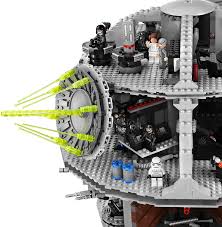 With over 4,000 pieces, this fantastic model has a galaxy of intricate and authentic environments. Lego 10188 Star Wars Todesstern Amazon De Spielzeug