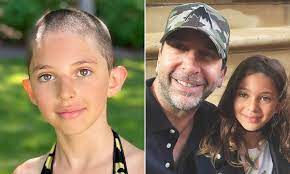 His former partner is zoe buckman. David Schwimmer S Non Conformist Daughter Cleo 9 Gets Head Shaved Daily Mail Online