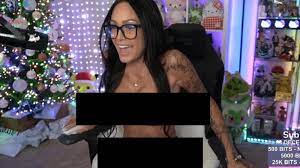 Topless Twitch streamer wears censor bars as controversial meta evolves -  Dexerto