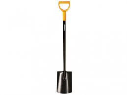 Fiskars Solid Garden Spade At D M Tools