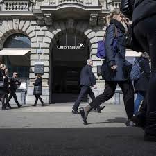 Credit Suisse vuelve a desplomarse en Bolsa mientras se enfría una fusión con UBS | Economía | EL PAÍS