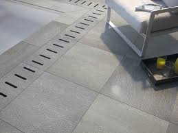 choosing the right outdoor tiles for