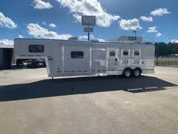 new used logan horse trailers for