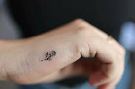 134 small hand tattoos that had us