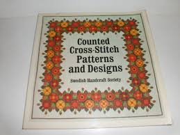 Where they cross represents the center stitch. Counted Cross Stitch Patterns And Designs Swedish Handcraft Society Alice Blomquist 9780684169507 Amazon Com Books