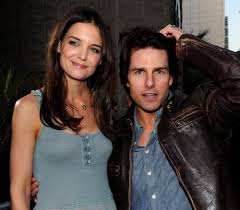 The superstar also didn't want his family dragged through the mud, says the source. Katie Holmes Tiene Nuevo Galan Chismes Today